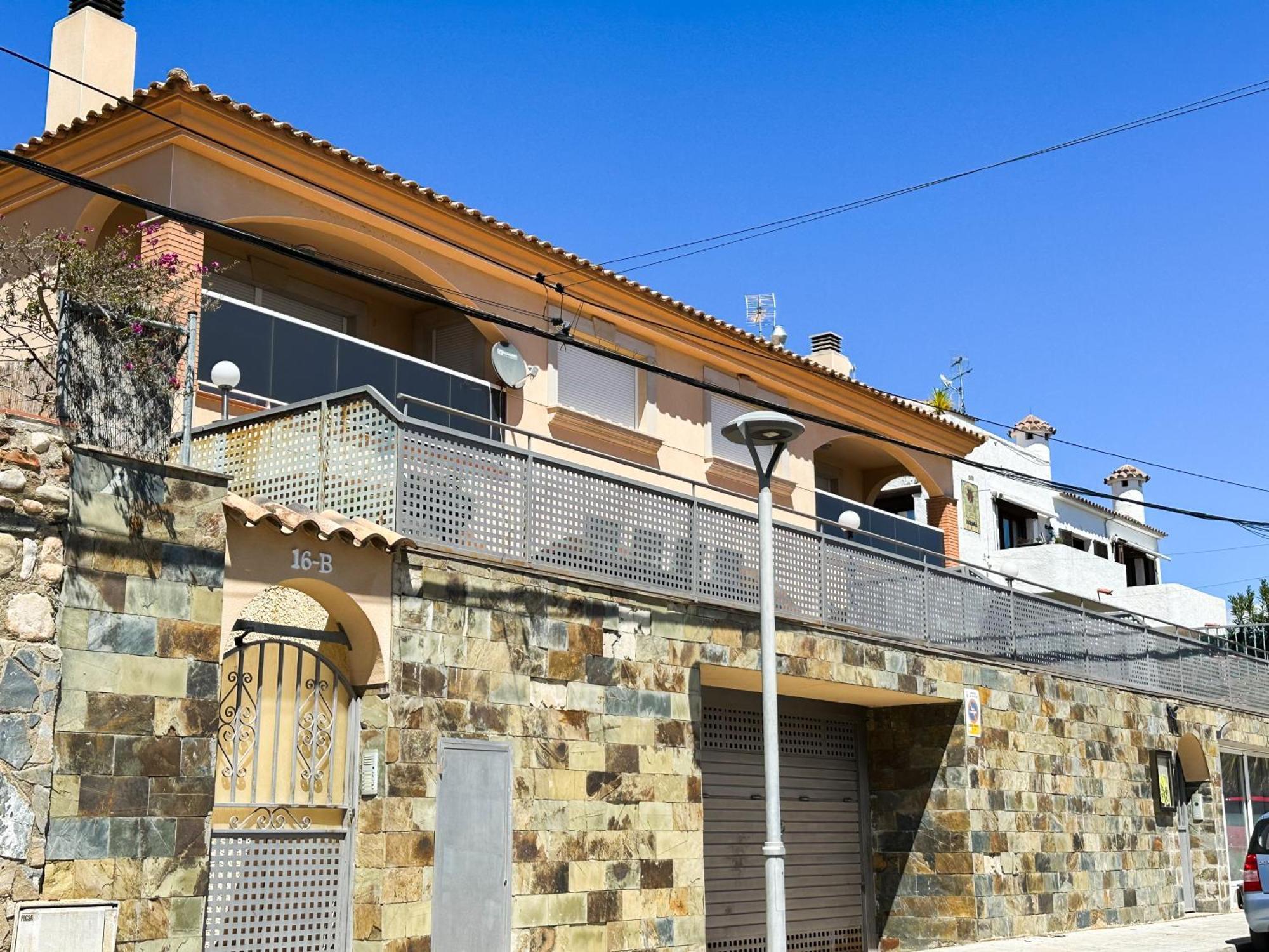 Appartement Acogedor Apartamento Cerca De La Playa Wifi Y Parking à Mont-roig del Camp Extérieur photo